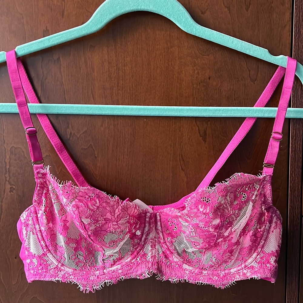 Pink fuchsia, lace, underwire balconette bra. Skarlet Blue Brand.